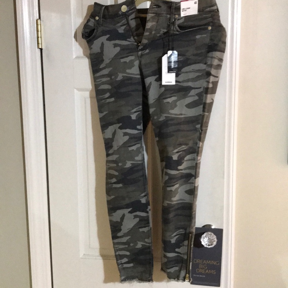 EXPRESS Boys Camouflage Jeans
